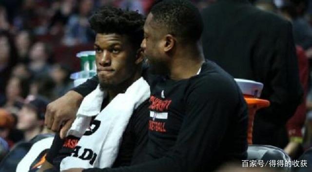 年轻中卫连续两场零失误，发挥稳健（小将中卫连场无失误，发挥沉稳）