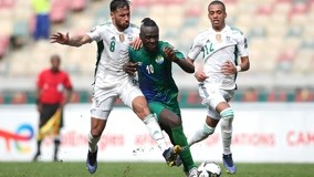 万项谈梅开二度：只能说运气比较好，赶上了这两个进球（万项：梅开二度只是运气好，恰巧赶上那两球）