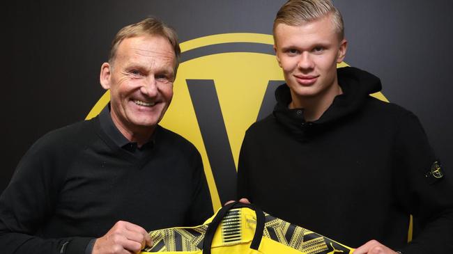 罗马诺：斯洛特在队内的权威不降反升，他需要萨拉赫主动道歉（罗马诺：斯洛特威信不降反升，需萨拉赫主动致歉）