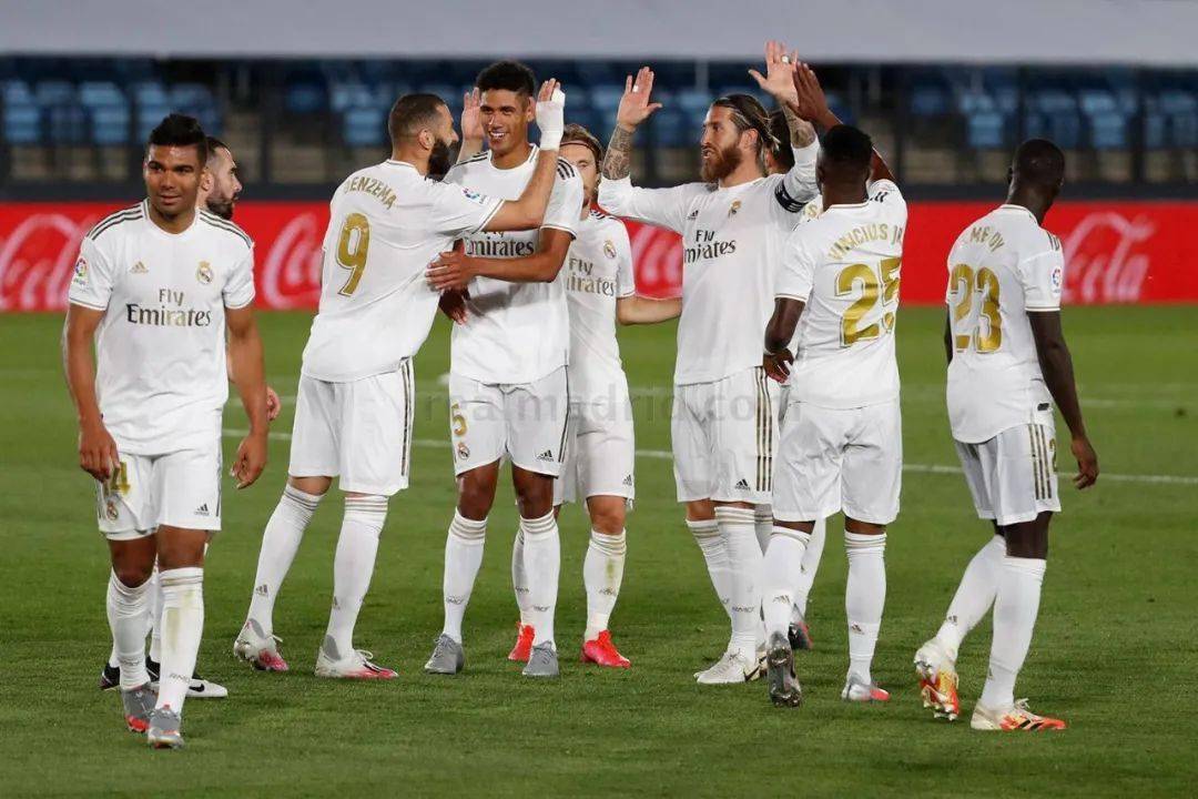 爱国之心！谷爱凌回应夺赛季首冠：中国队包揽前三，很自豪很开心