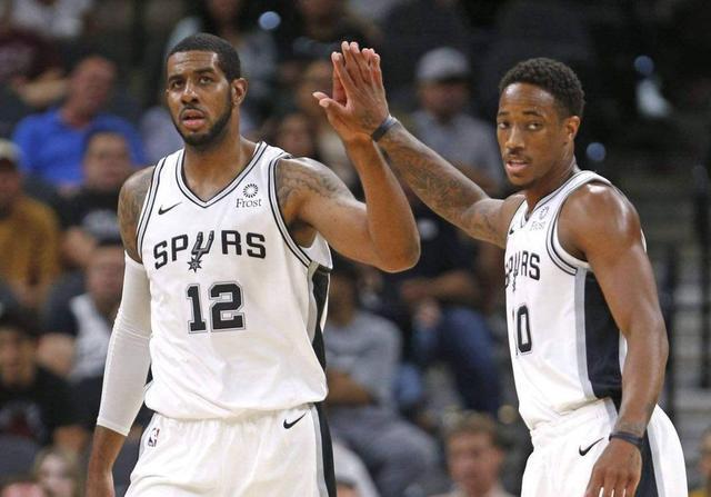 李玮锋：联赛中轴都是外援造成国足没人，这两年踢球孩子多了（李玮锋：联赛中轴被外援占据致国足无人可用，近两年踢球孩子增多）