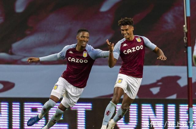 半场战报：奥萨苏纳1-0皇家社会，卡泰纳破门（半场：奥萨苏纳1-0领先皇家社会，卡泰纳建功）